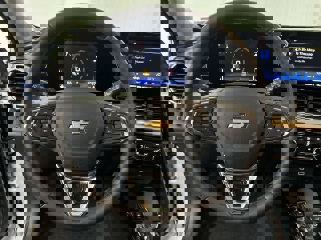 Used 2025 Chevrolet Trax LT w/ LT Convenience Package image 11