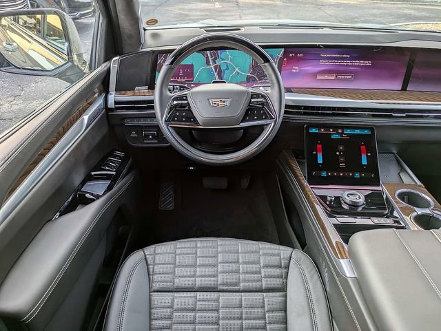 Certified 2025 Cadillac Escalade ESV Sport Platinum AWD/4WD image 18