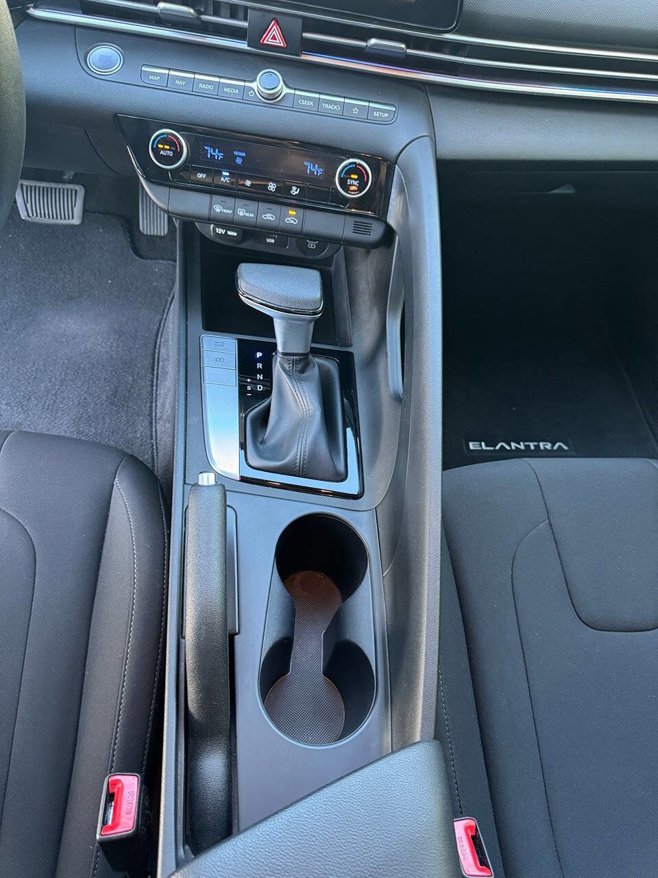 Used 2024 Hyundai Elantra SEL image 24