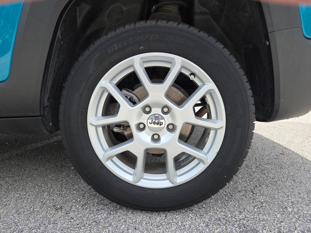 Used 2022 Jeep Renegade Latitude AWD/4WD image 21