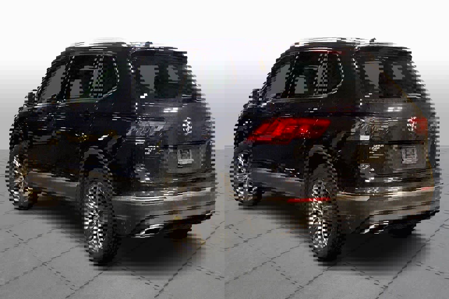 Used 2020 Volkswagen Tiguan SEL image 12