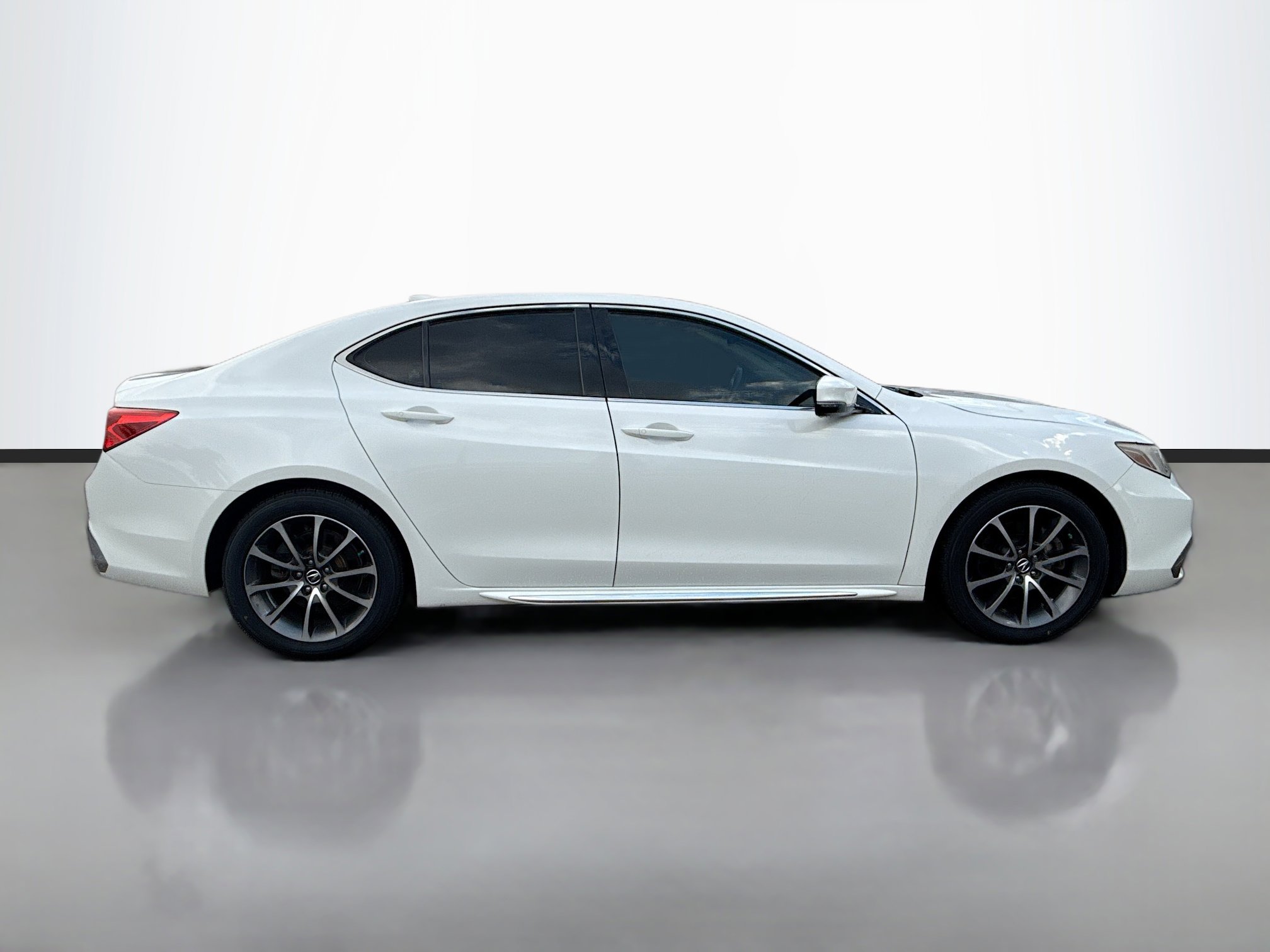 Used 2018 Acura TLX V6 w/ Technology Package image 2