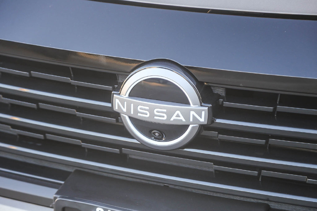New 2026 Nissan Kicks SR w/ Illumination Package FWD image 5