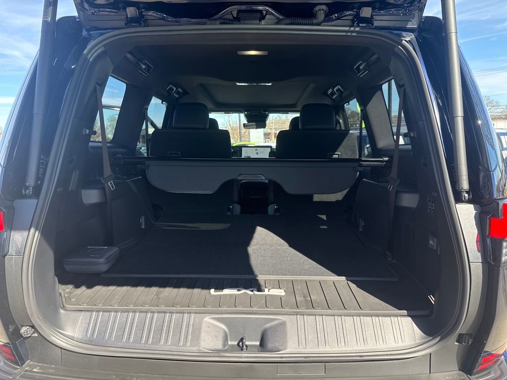 Used 2025 Lexus GX 550 w/ Cold Area Package image 25