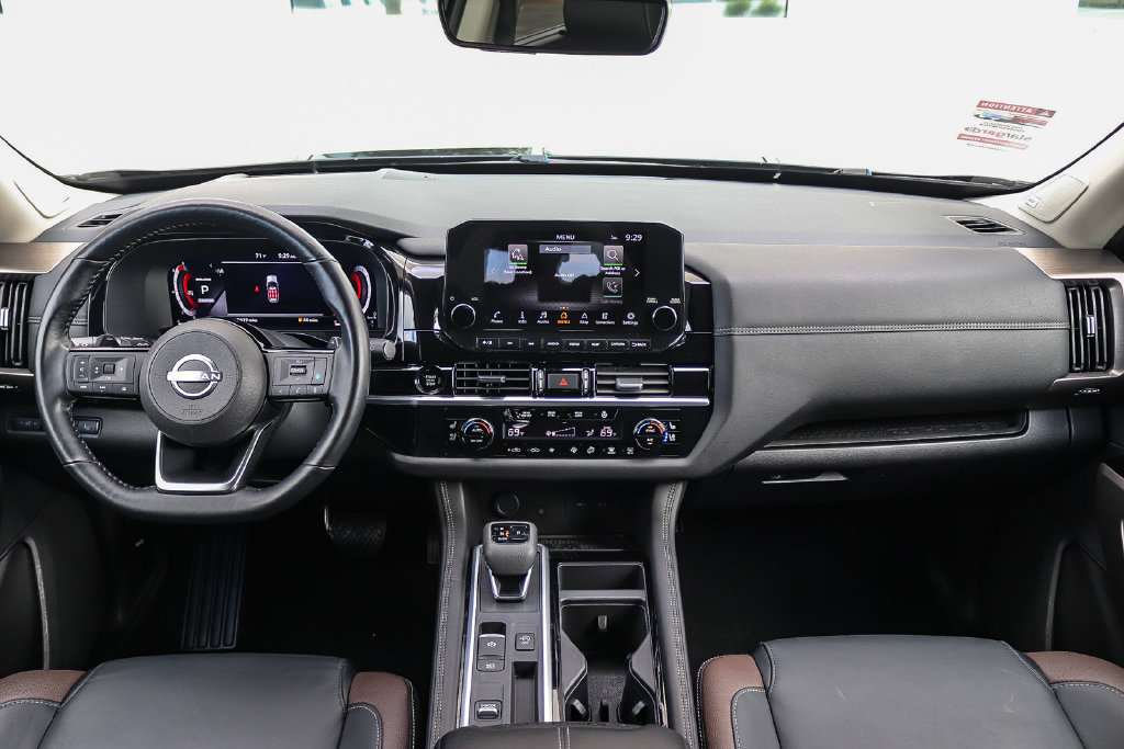 Used 2025 Nissan Pathfinder Platinum w/ Cargo Package FWD image 12