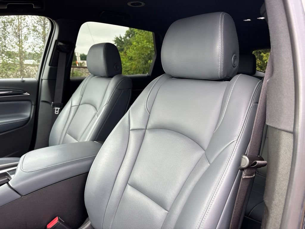 Used 2023 Buick Enclave Essence FWD image 10