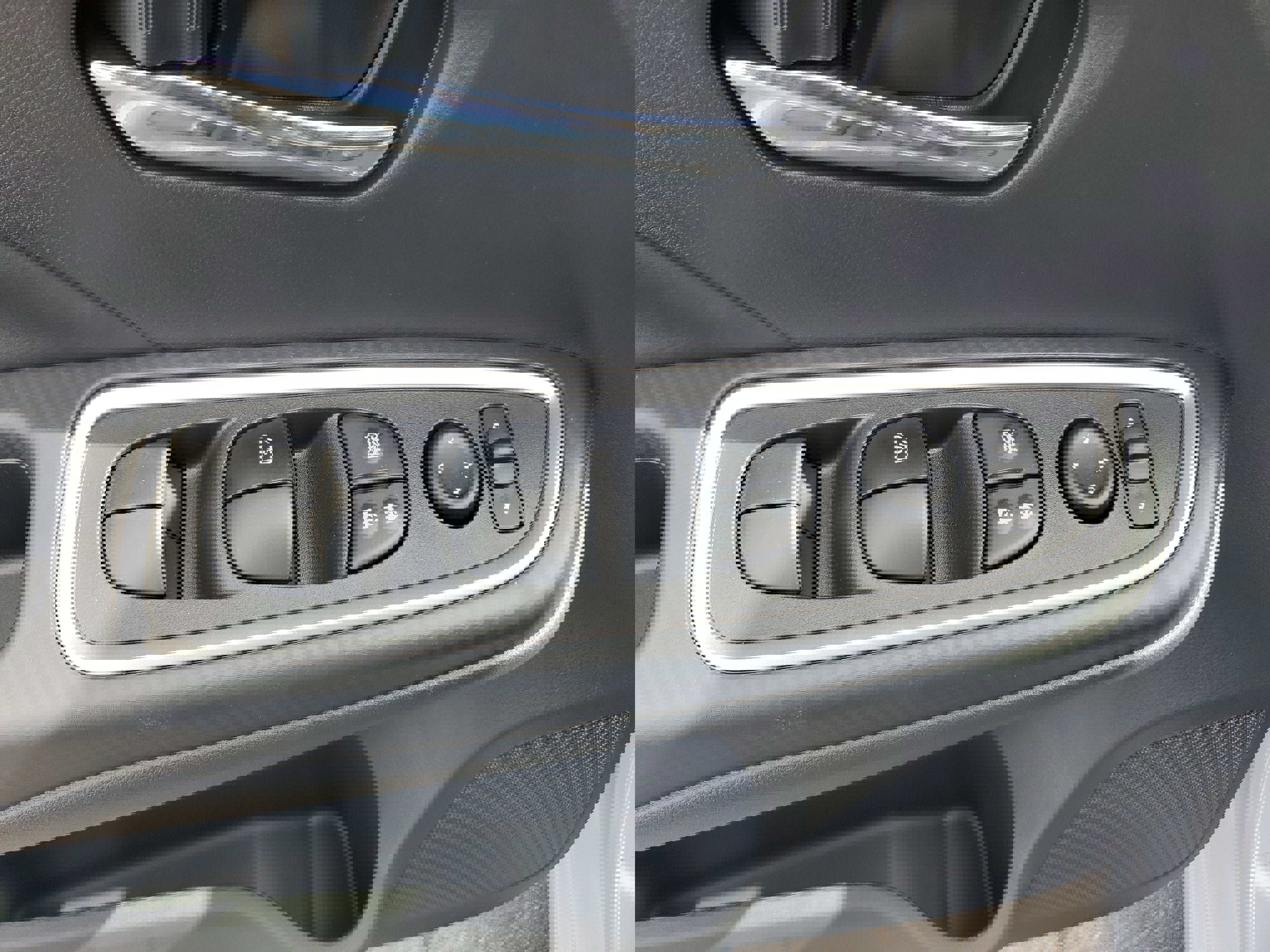 New 2025 Nissan Versa SR w/ Trunk Package image 19