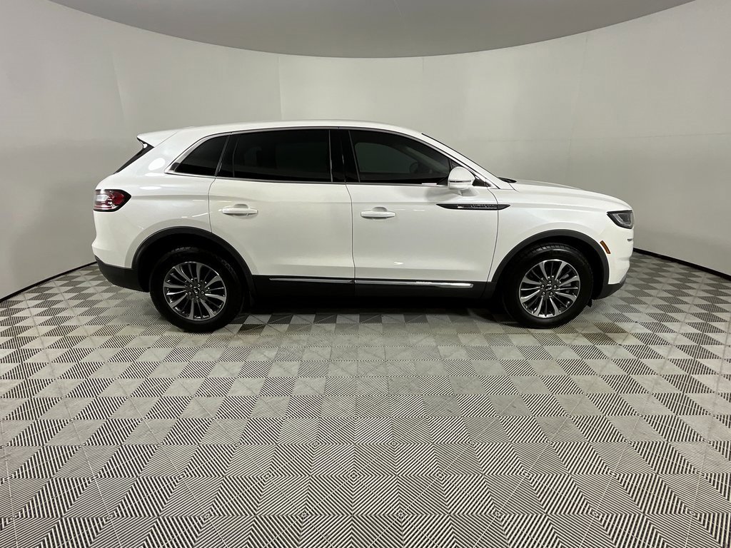 Used 2023 Lincoln Nautilus AWD image 4