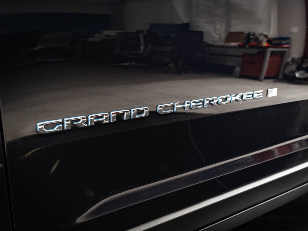 Used 2022 Jeep Grand Cherokee Limited 4xe image 17