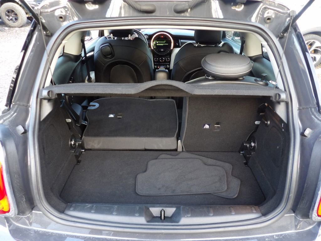 Used 2018 MINI Cooper S image 25