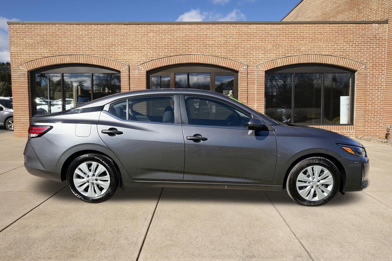 Used 2025 Nissan Sentra S FWD image 2