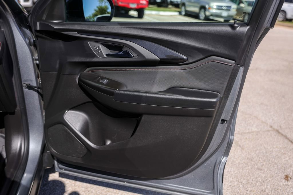 Used 2021 Chevrolet TrailBlazer RS w/ Convenience Package image 29