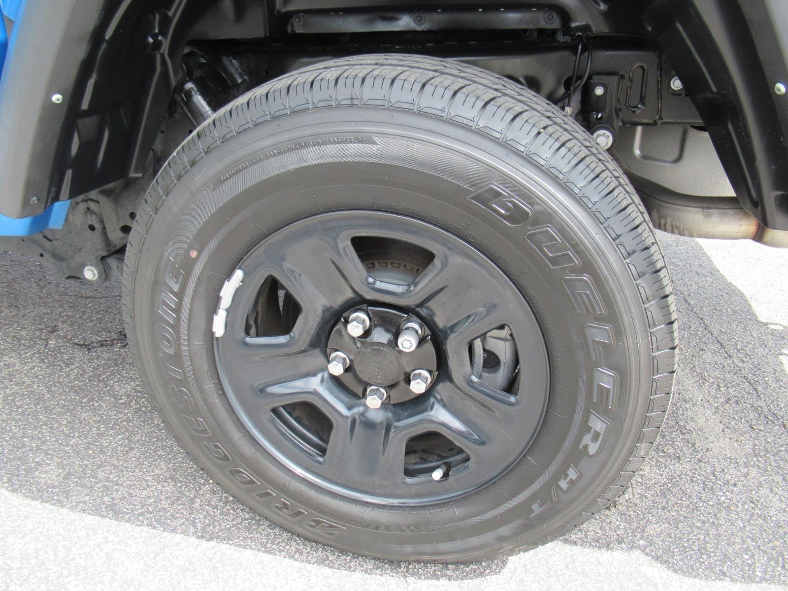 Used 2024 Jeep Gladiator Sport AWD/4WD image 9