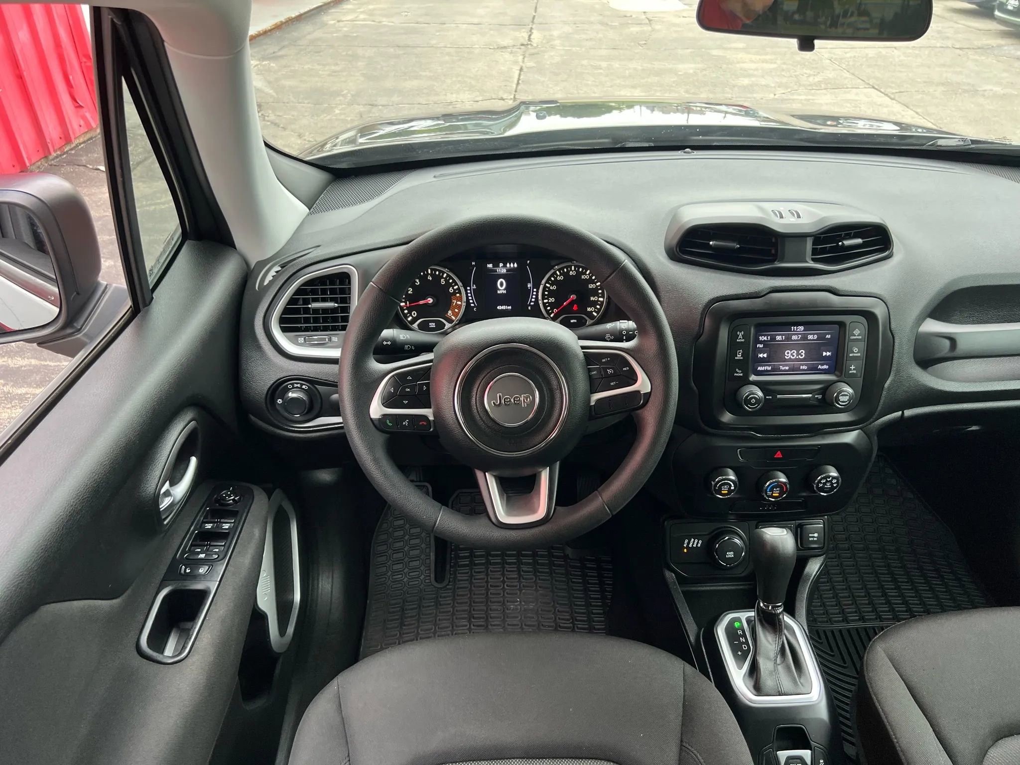 Used 2019 Jeep Renegade Sport w/ Sport Appearance Group image 18