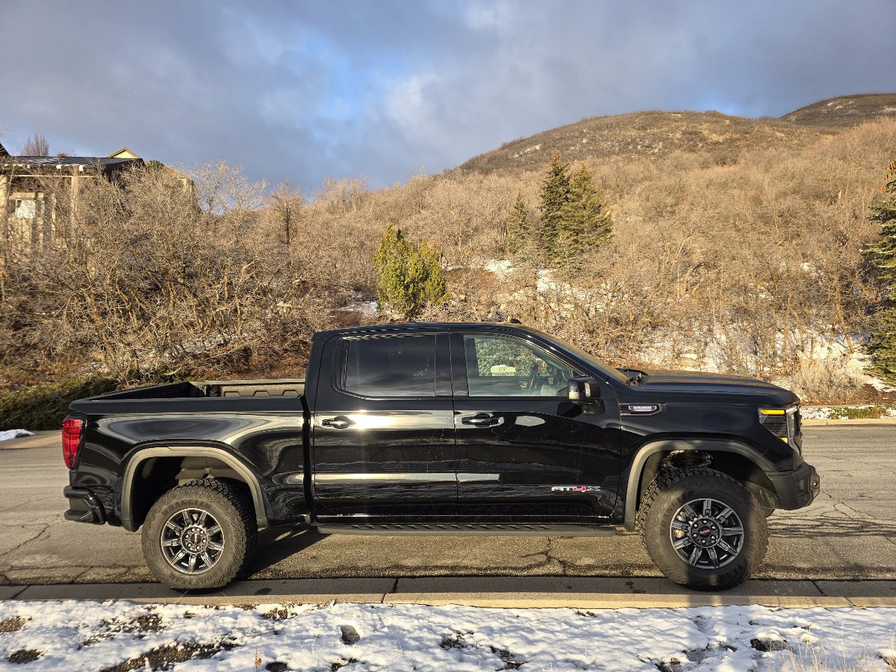Used 2025 GMC Sierra 1500 AT4X image 8