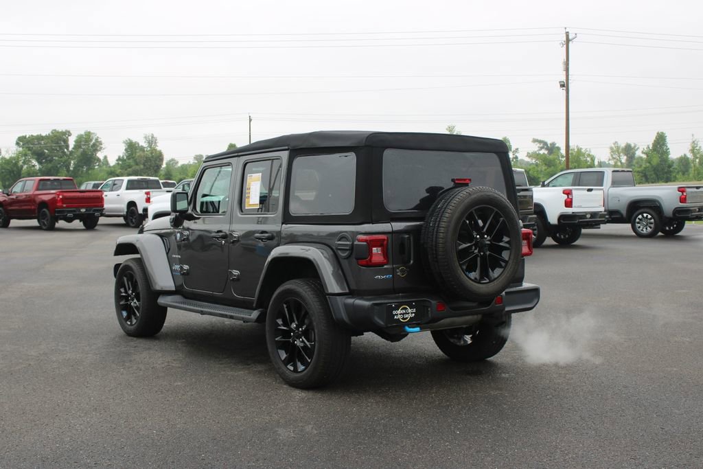 Used 2023 Jeep Wrangler Unlimited Sahara w/ Cold Weather Group AWD/4WD image 7