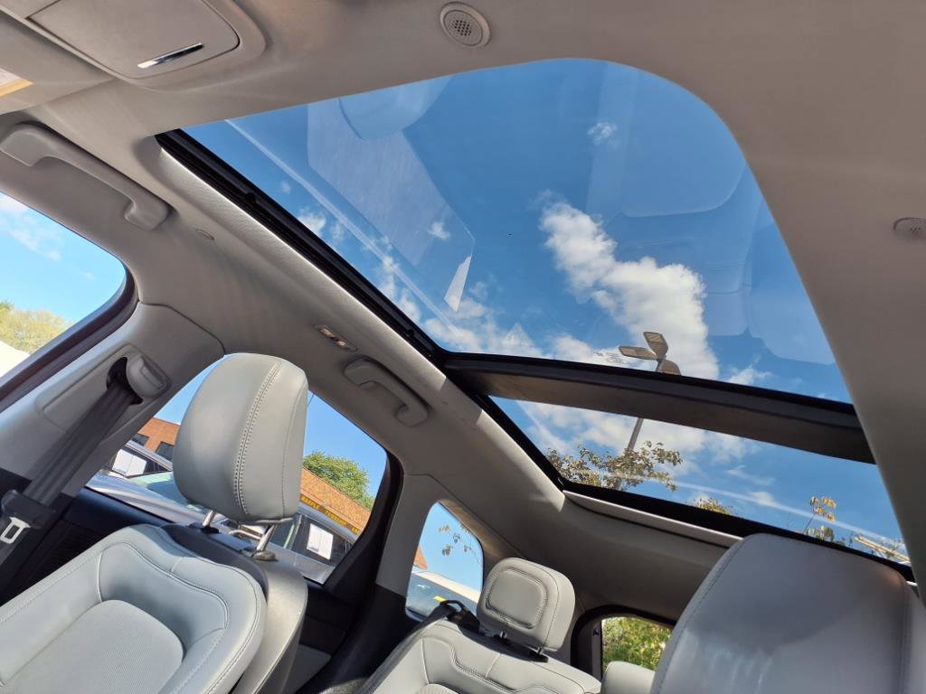 Certified 2022 Lincoln Corsair Reserve w/ Equipment Group 201A image 18