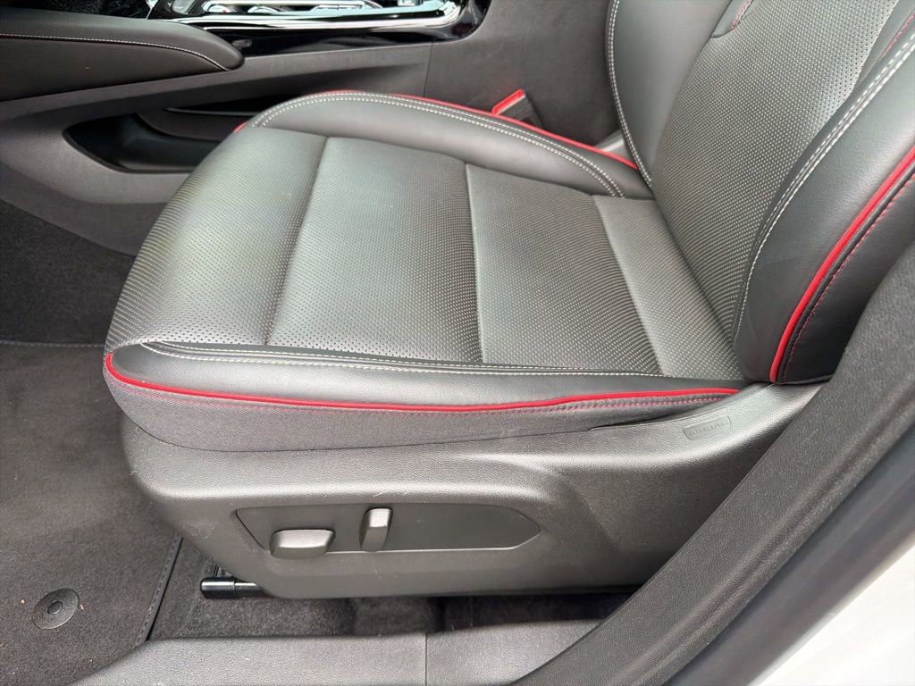 Used 2022 Buick Envision Essence w/ Technology Package II image 20