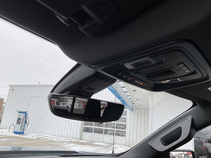 Used 2019 Chevrolet Silverado 1500 High Country w/ Technology Package image 32