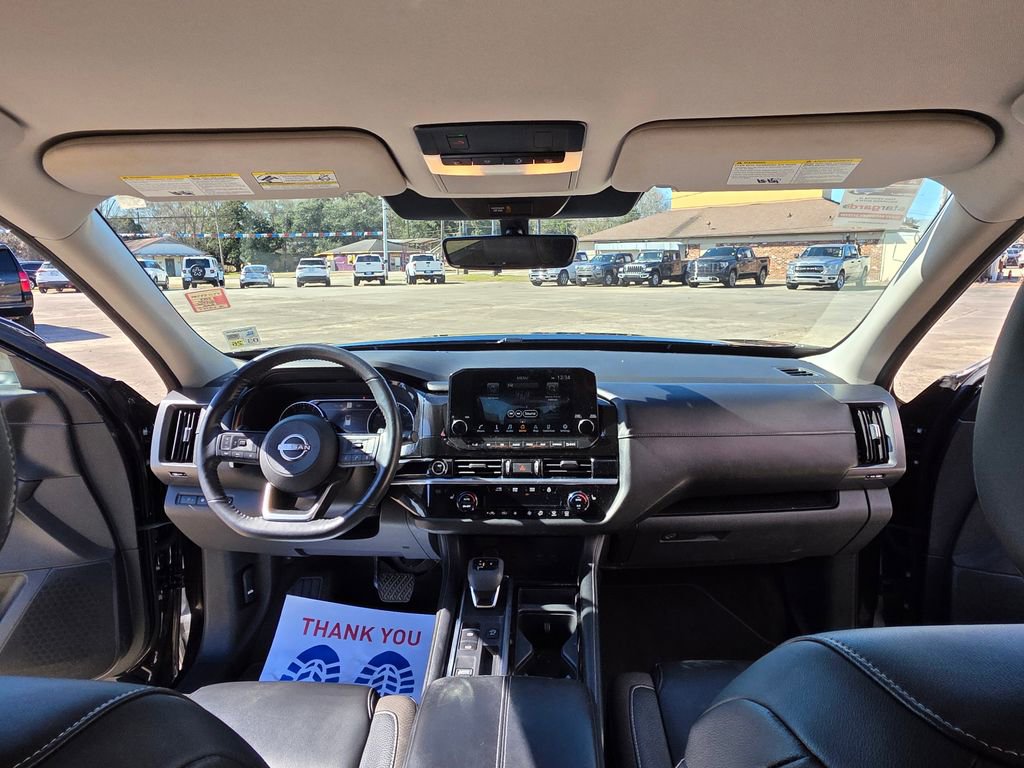 Used 2023 Nissan Pathfinder SL image 16