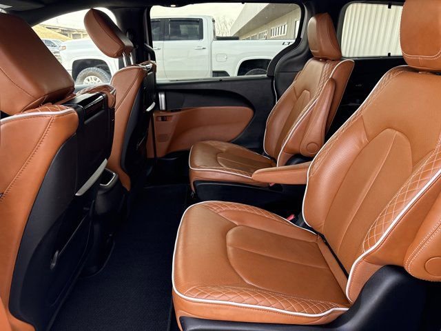 Used 2024 Chrysler Pacifica Pinnacle image 6