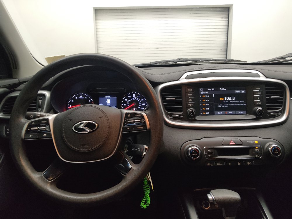 Used 2019 Kia Sorento FWD V6 image 22