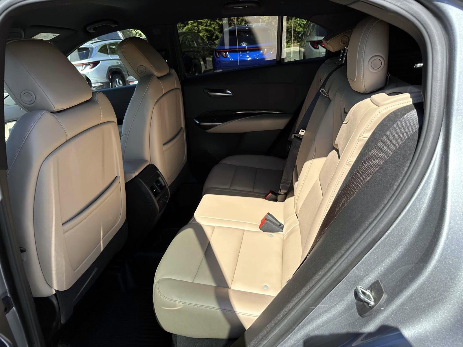 Used 2024 Cadillac XT4 Luxury w/ Cold Weather Package FWD image 12