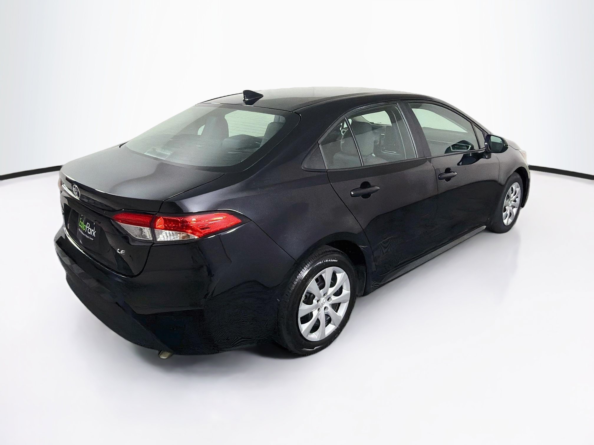 Used 2025 Toyota Corolla LE FWD image 9