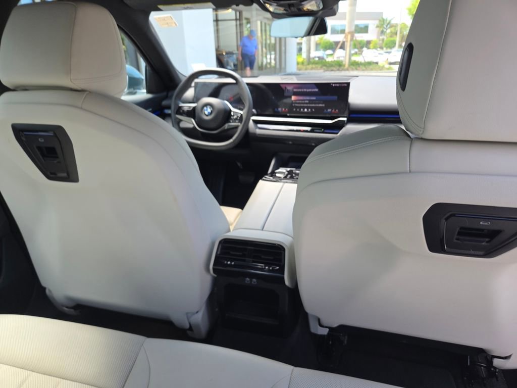 Certified 2024 BMW 530i xDrive w/ Premium Package image 37