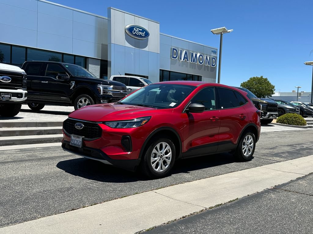 Used 2025 Ford Escape Active FWD image 2