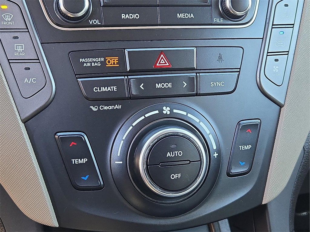 Used 2017 Hyundai Santa Fe SE w/ Cargo Package image 18