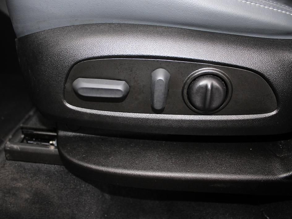 Used 2023 Buick Enclave Essence w/ Sport Touring Edition image 21