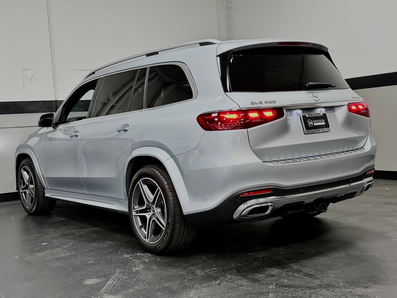 Used 2025 Mercedes-Benz GLS 450 4MATIC image 10