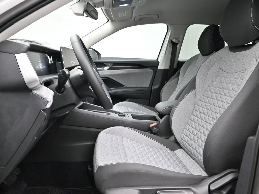 New 2025 Volkswagen Tiguan S image 8