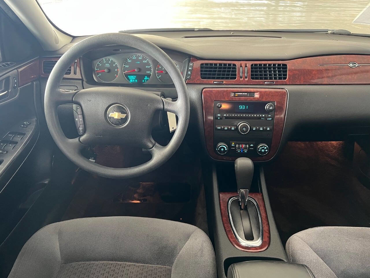 Used 2009 Chevrolet Impala LT FWD image 9
