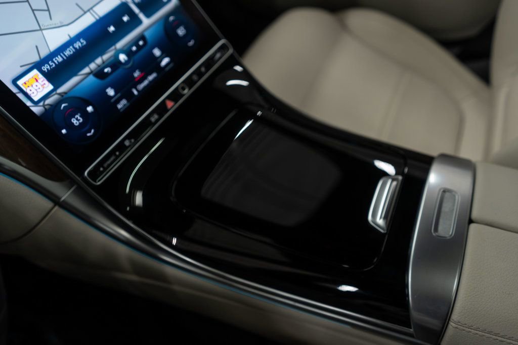 Used 2023 Mercedes-Benz C 300 C 300 4MATIC Sedan w/ Pinnacle Trim Package image 29