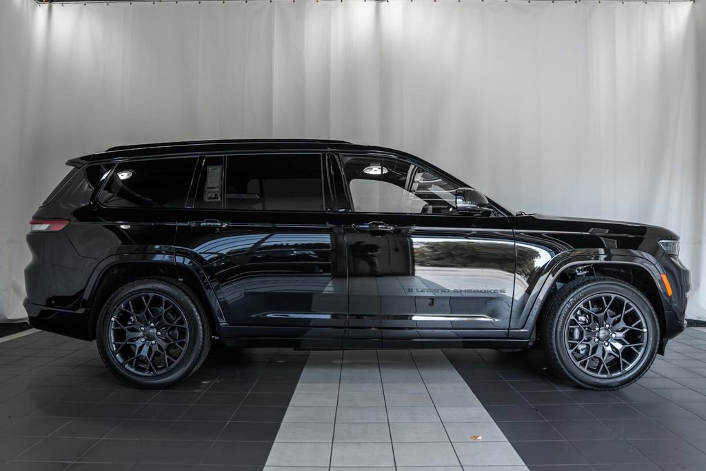 New 2025 Jeep Grand Cherokee L Summit w/ Advanced Protech Group IV image 3