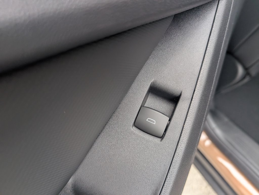 New 2027 Chevrolet Equinox LT w/ Convenience Package II FWD image 15