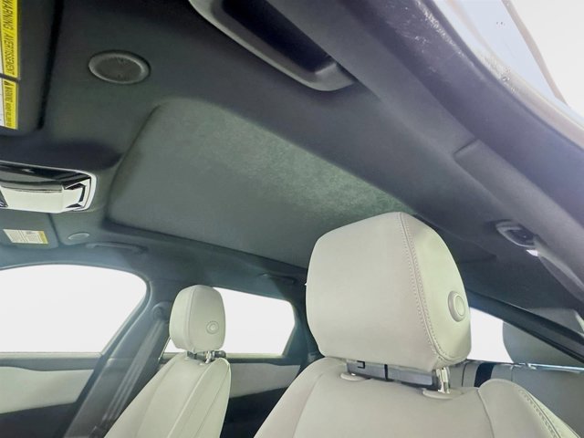 Used 2026 Land Rover Range Rover Velar Dynamic SE image 14