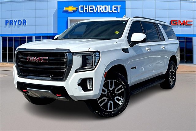 Used 2024 GMC Yukon XL AT4 w/ Technology Package image 3