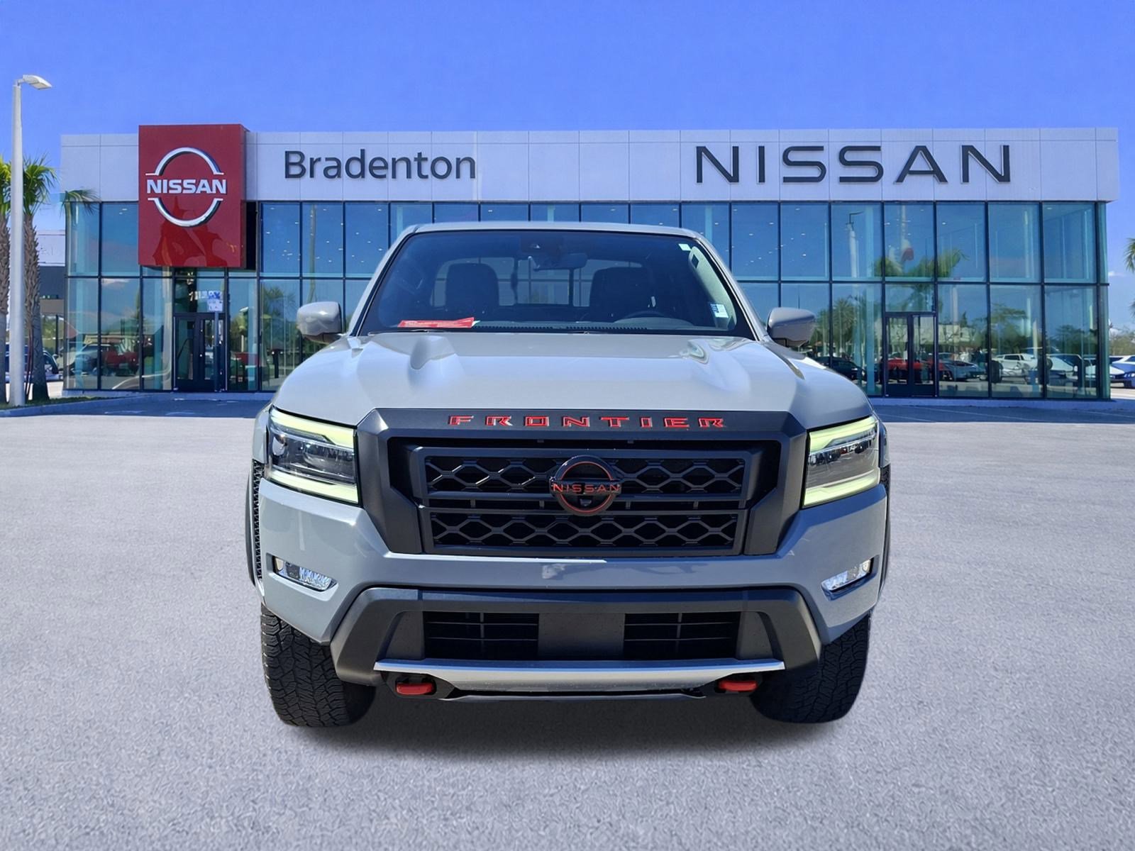 Certified 2023 Nissan Frontier PRO-4X w/ Pro-4X Premium Package image 2