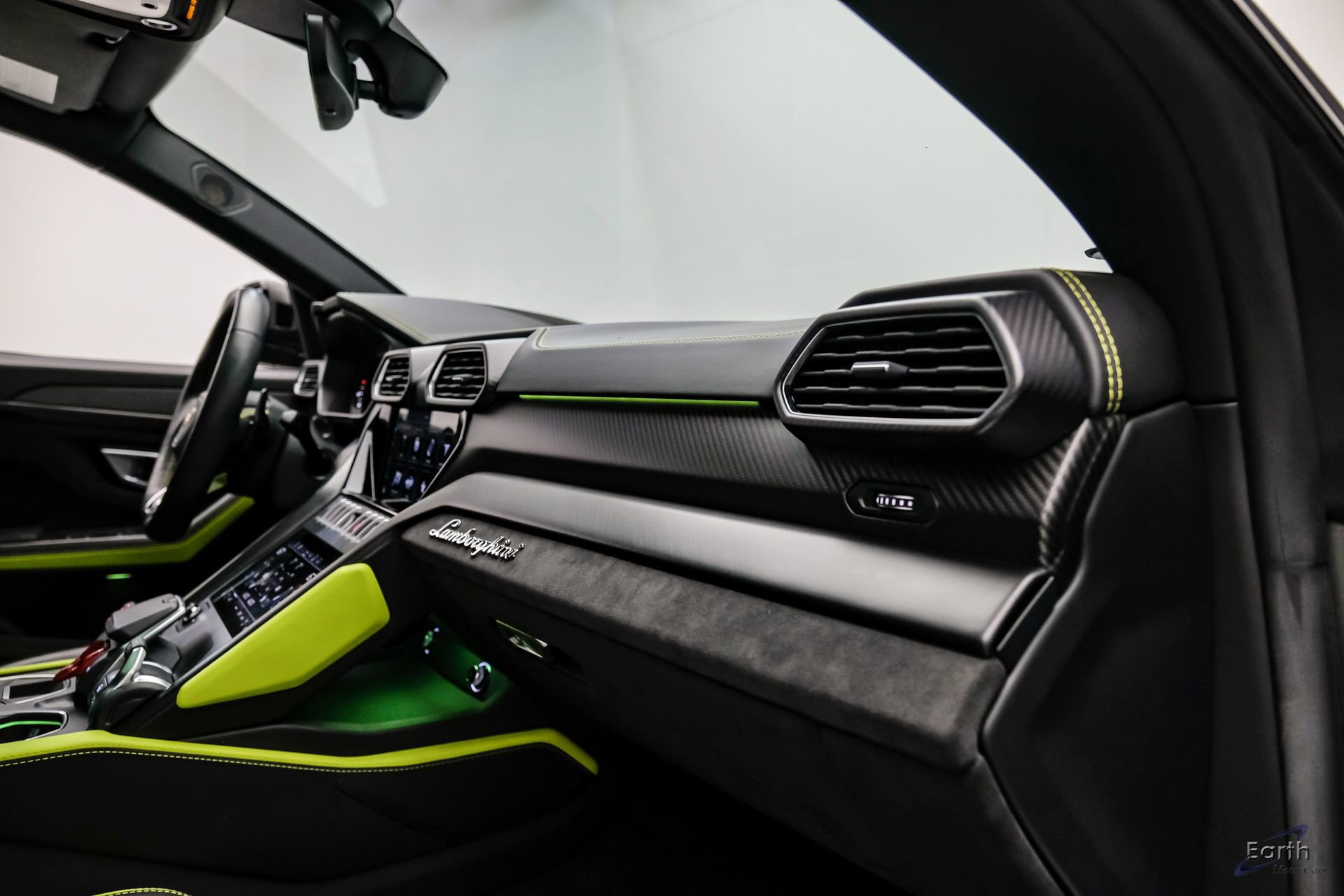 Used 2022 Lamborghini Urus image 56