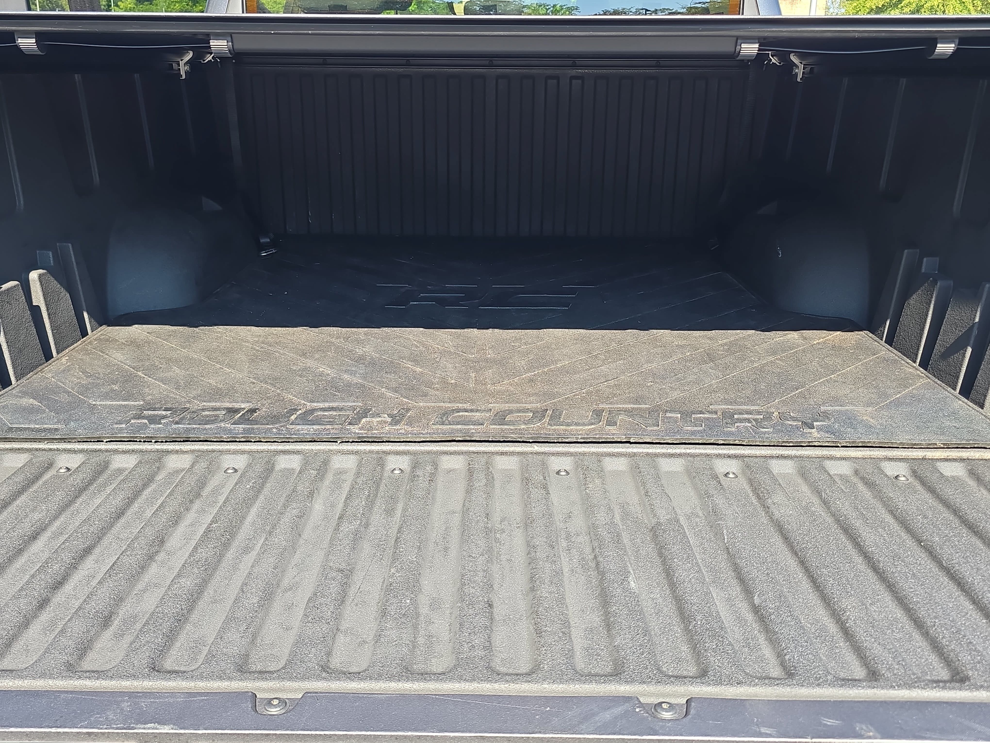 Used 2025 Toyota Tundra SR5 w/ SR5 Convenience Package AWD/4WD image 12