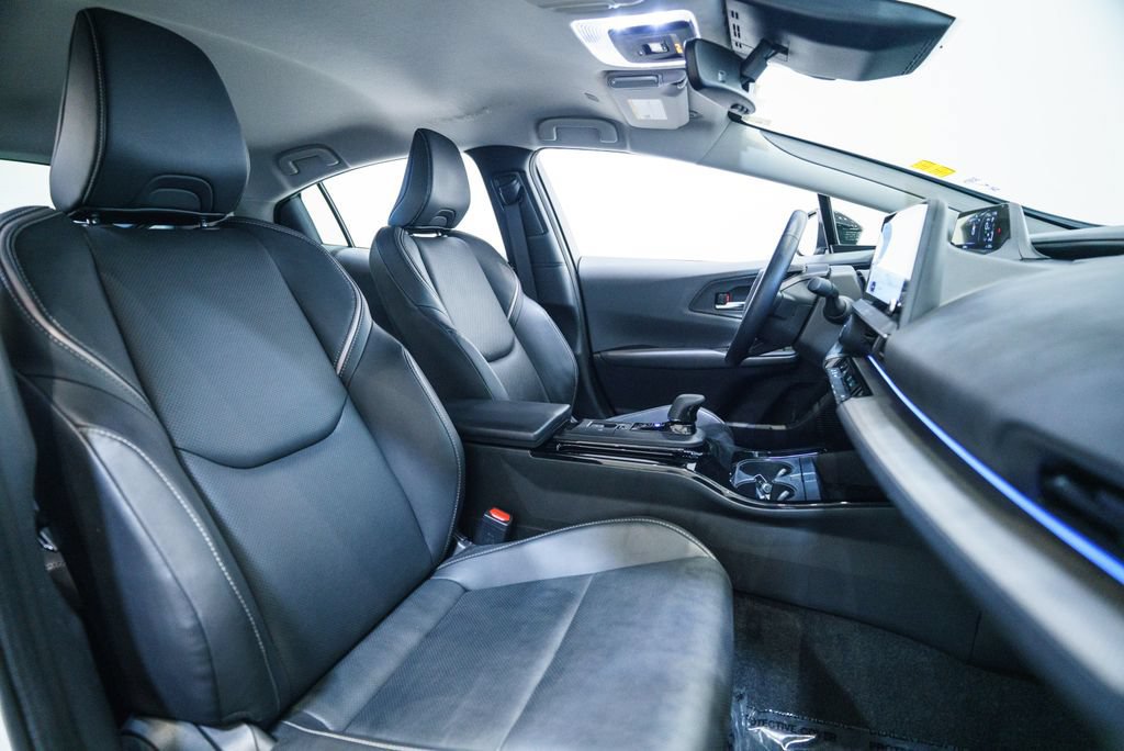 Used 2025 Toyota Prius XLE FWD image 14