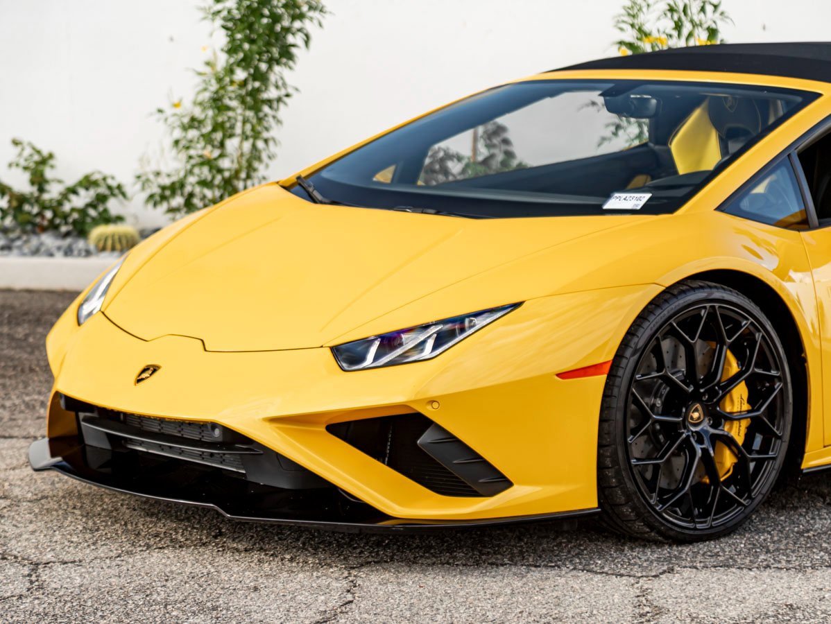 Used 2023 Lamborghini Huracan EVO image 3