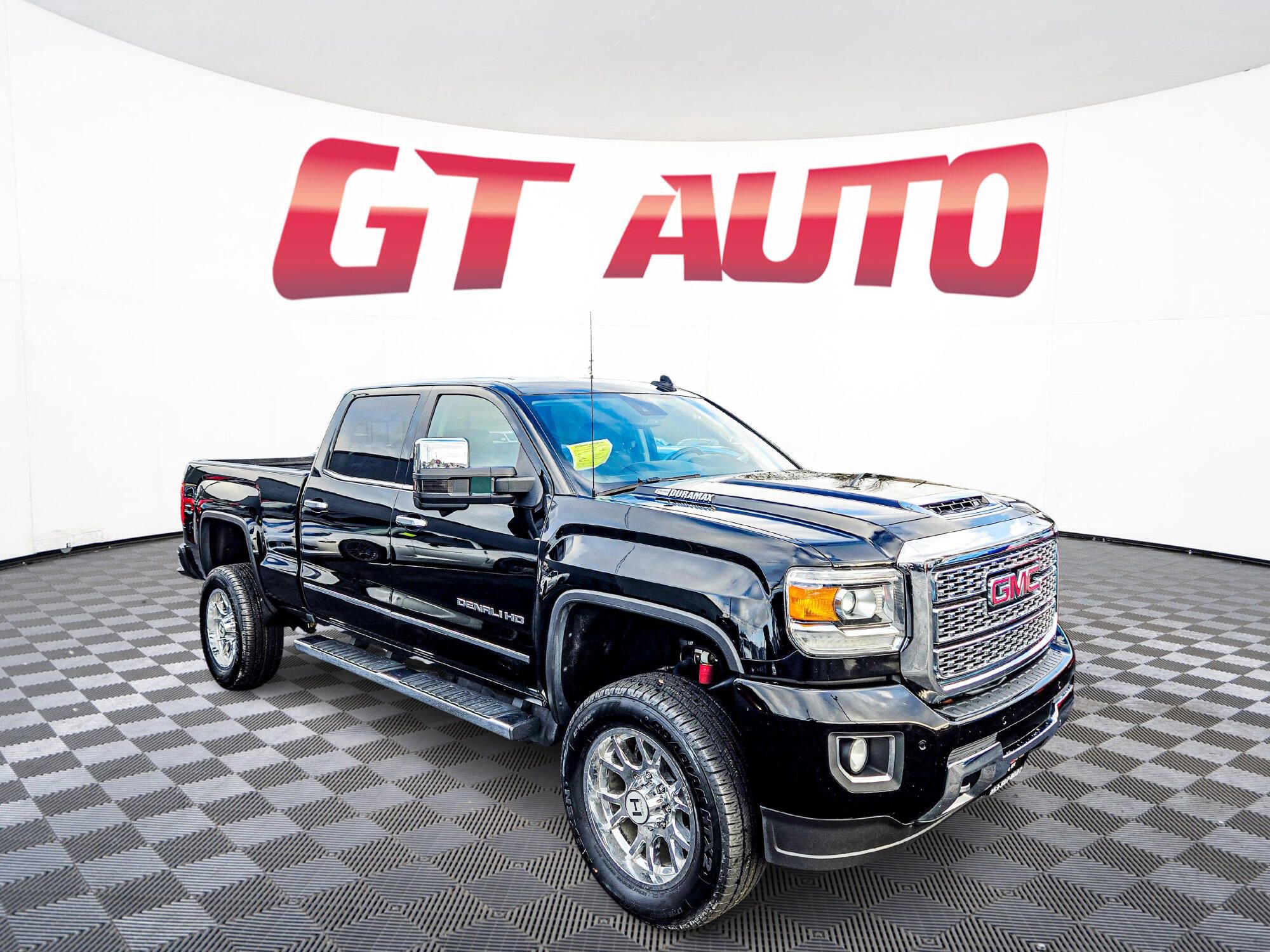 Used 2019 GMC Sierra 2500 Denali w/ Duramax Plus Package image 1