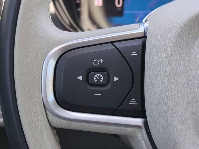 Used 2022 Volvo XC60 B5 Momentum w/ Advanced Package AWD/4WD image 23