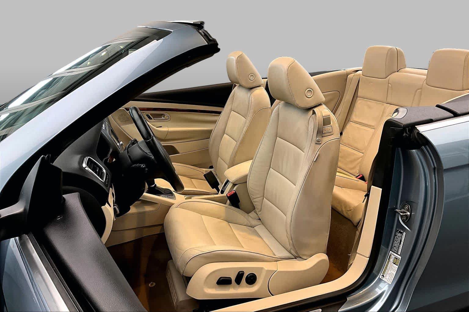 Used 2012 Volkswagen Eos Executive FWD image 7