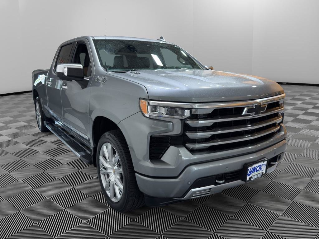 Used 2025 Chevrolet Silverado 1500 High Country w/ High Country Premium Package AWD/4WD image 7