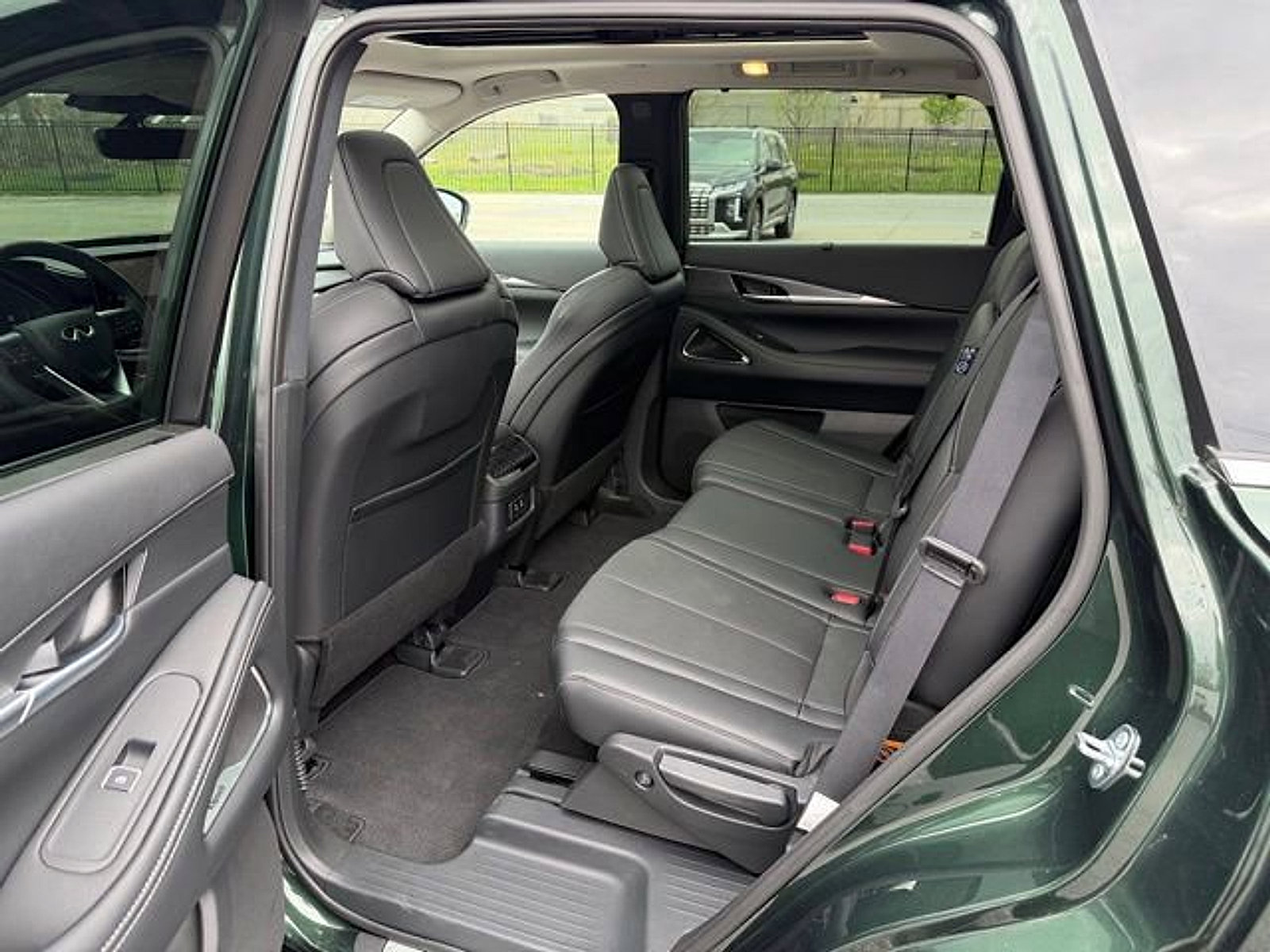 Certified 2026 INFINITI QX60 Luxe w/ Cargo Package image 10